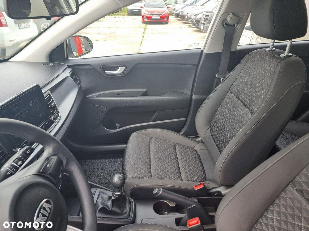 Kia Rio - 11