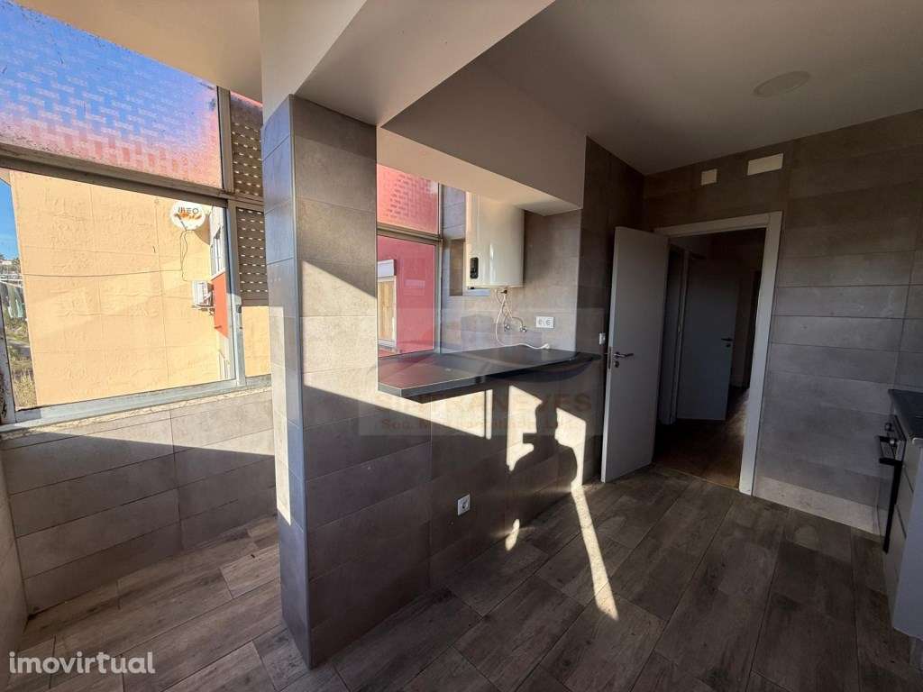 T2 com muito potencial na Amadora - Grande imagem: 2/13