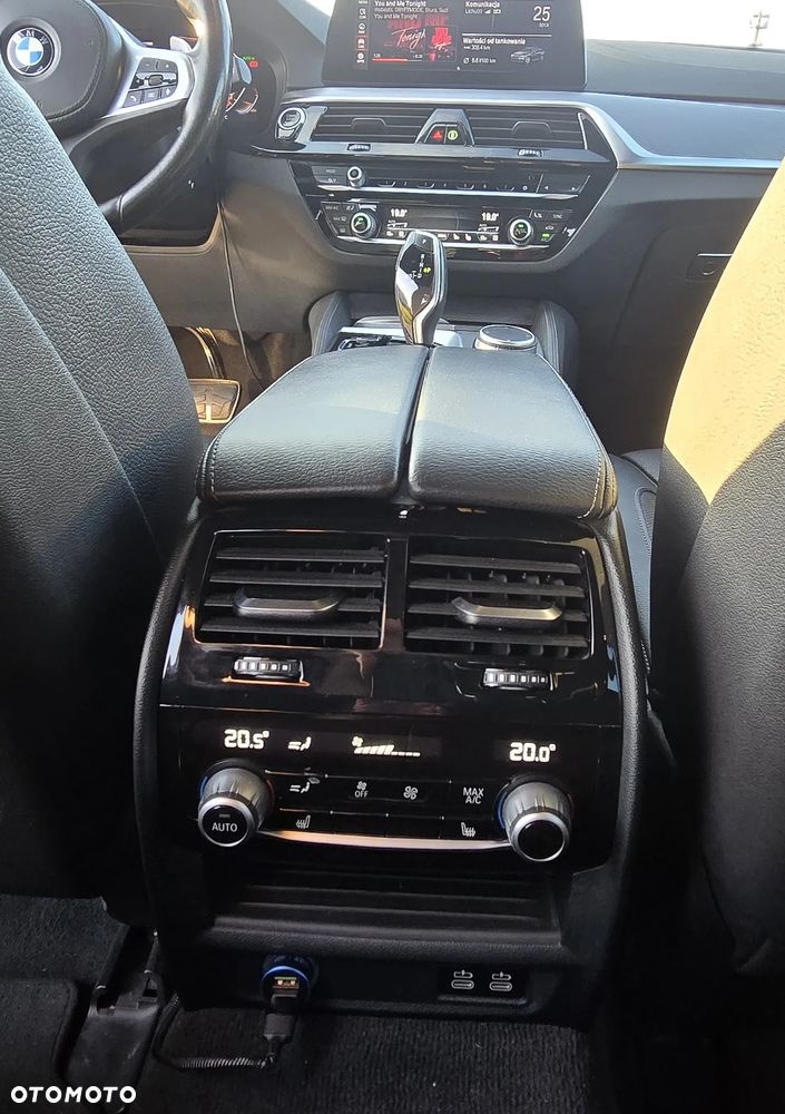 BMW Seria 5 520d xDrive M Sport Edition - 15