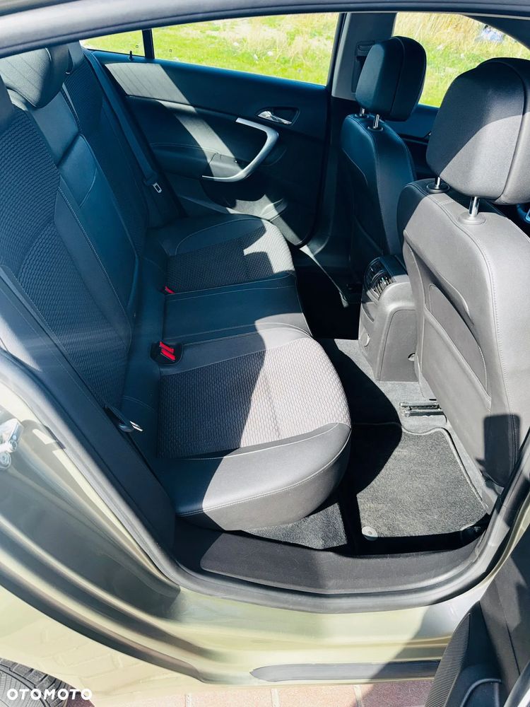 Opel Insignia 1.6 T Cosmo S&S - 8