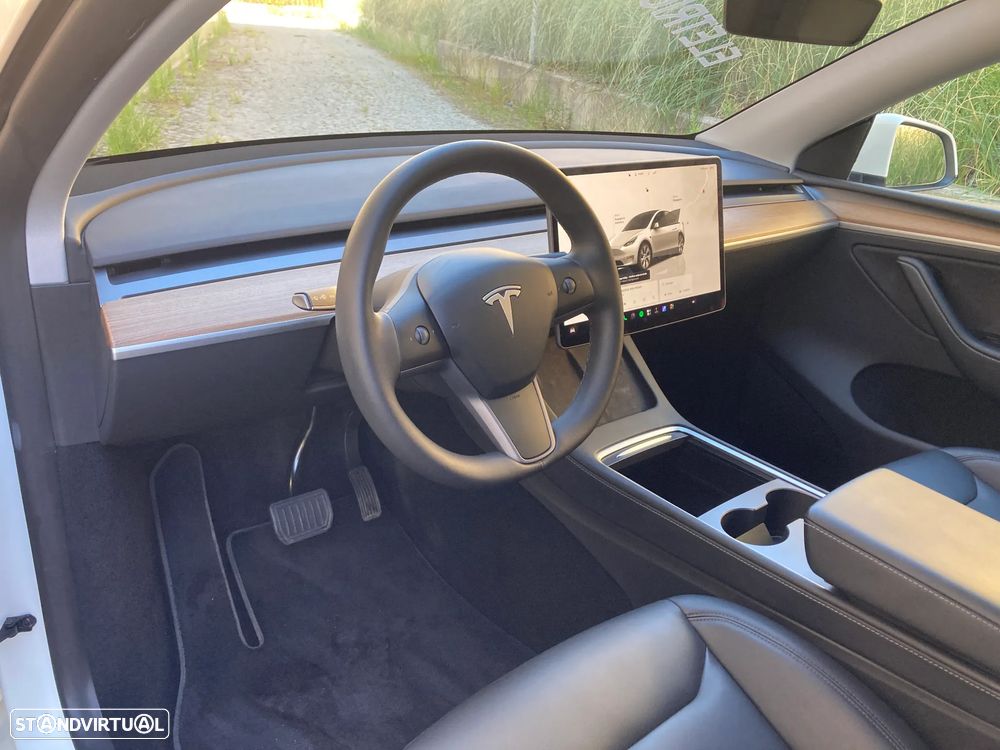 Tesla Model Y RWD - 11