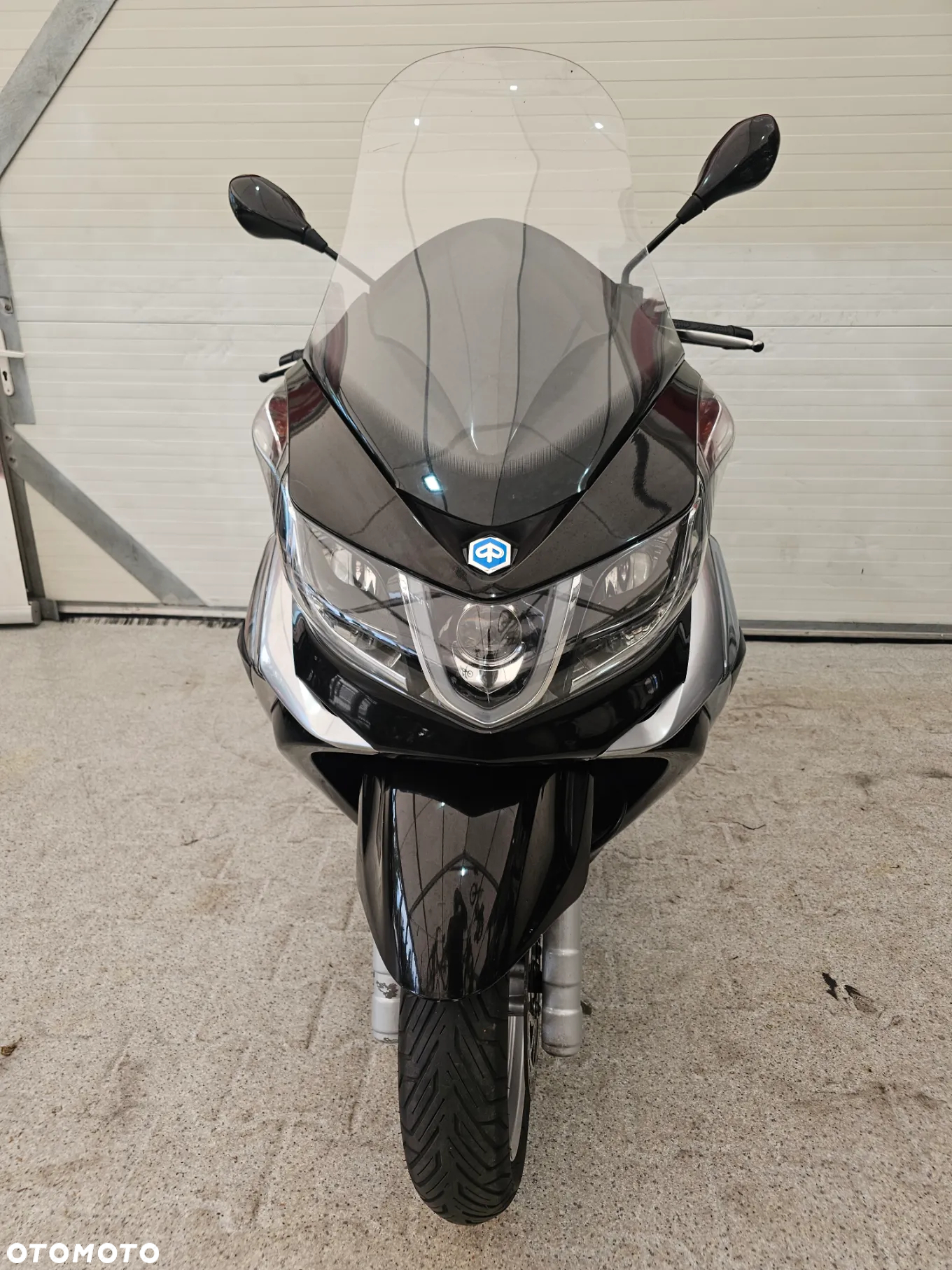 Piaggio X10 - 18