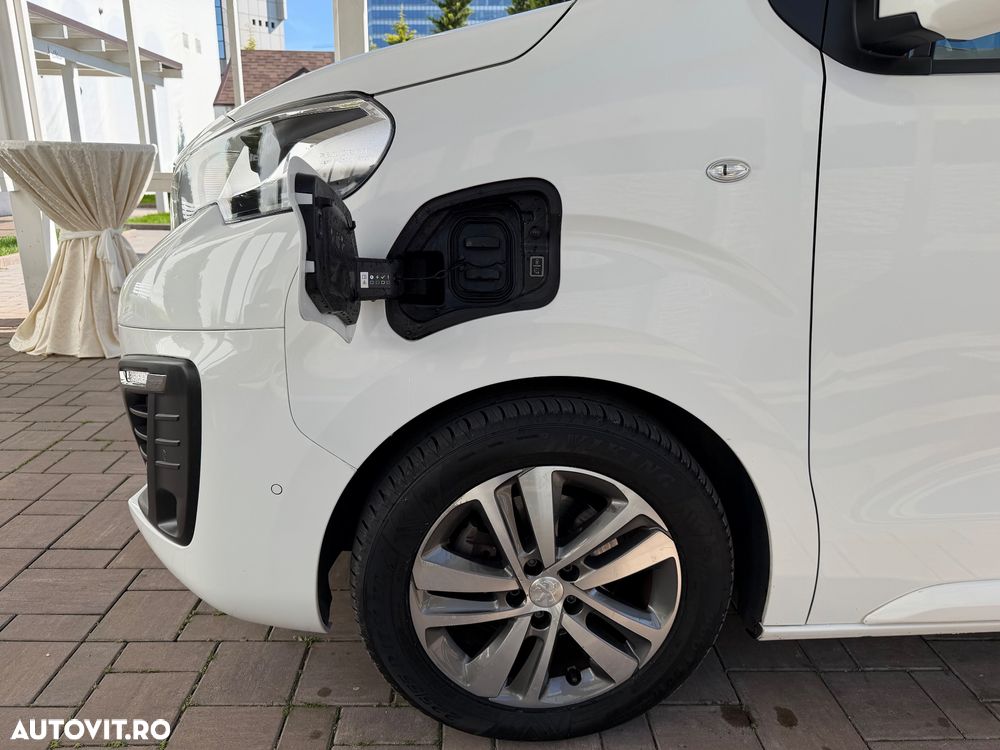 Peugeot Traveller e-Traveller L2 100kW - Baterie 75kWH Business VIP - 17