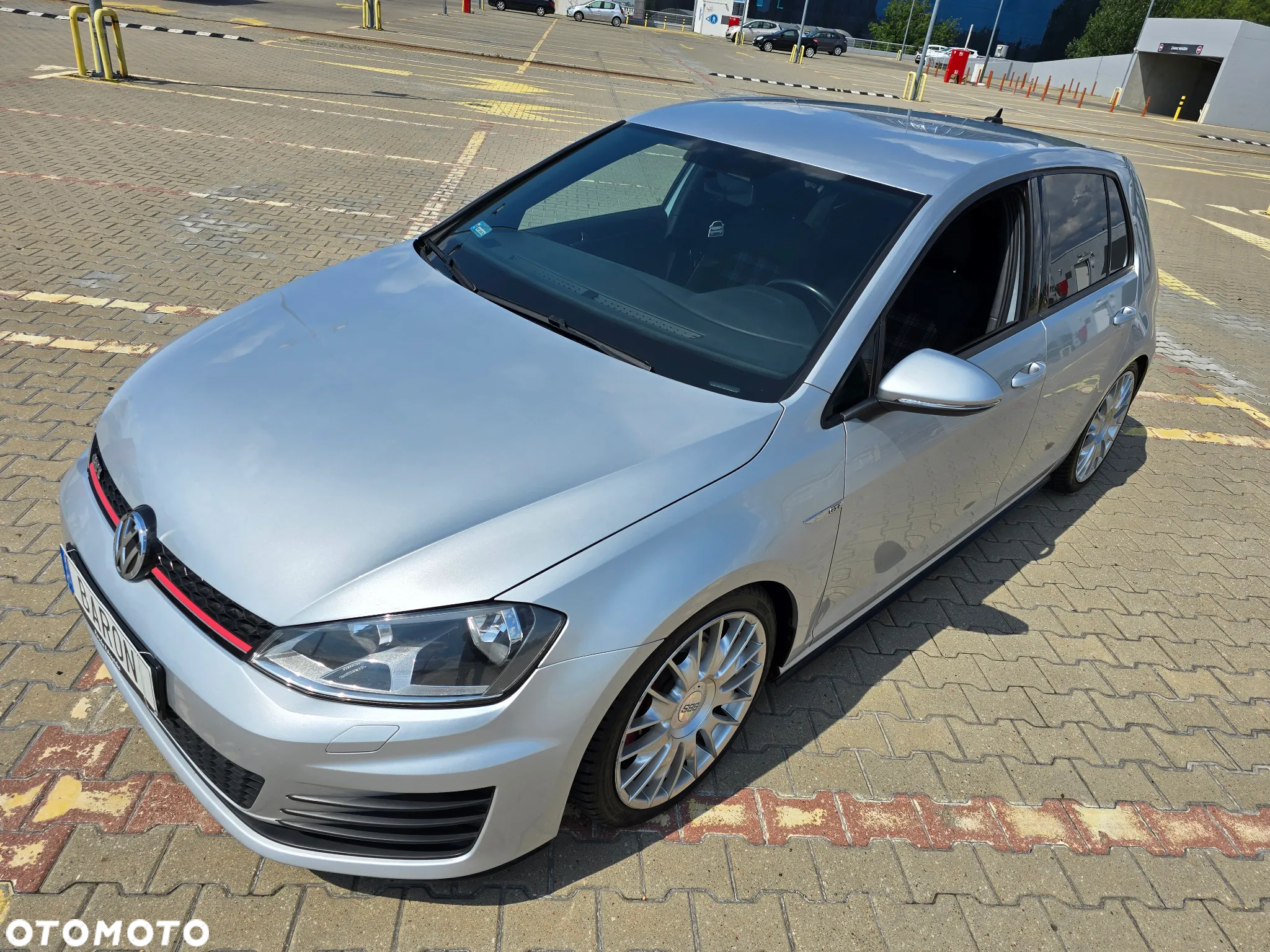 Volkswagen Golf GTI BlueMotion Technology DSG - 2