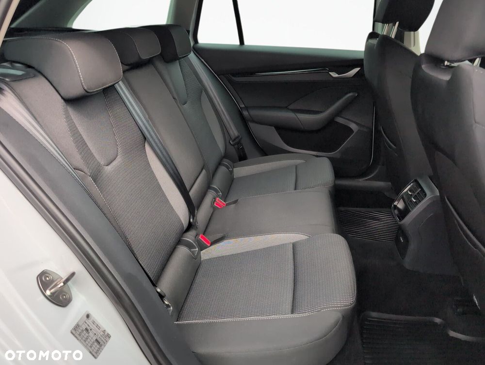Skoda Octavia 1.5 TSI mHEV Selection DSG - 14