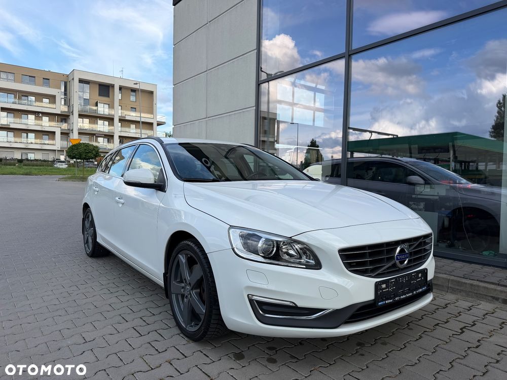 Volvo V60 T3 Geartronic Momentum - 10