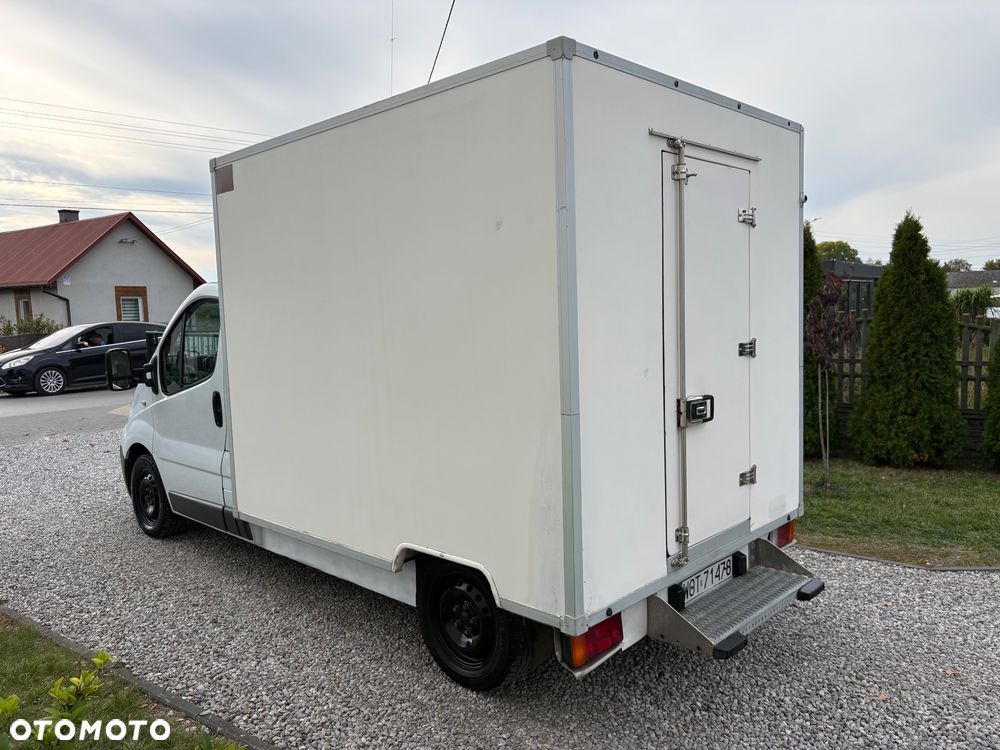 Renault Trafic - 25