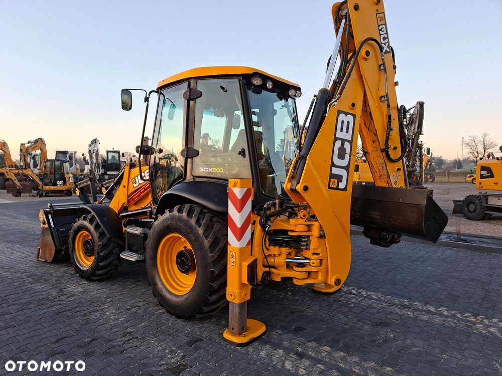 JCB 3CX Contractor Rok 2018 - 12