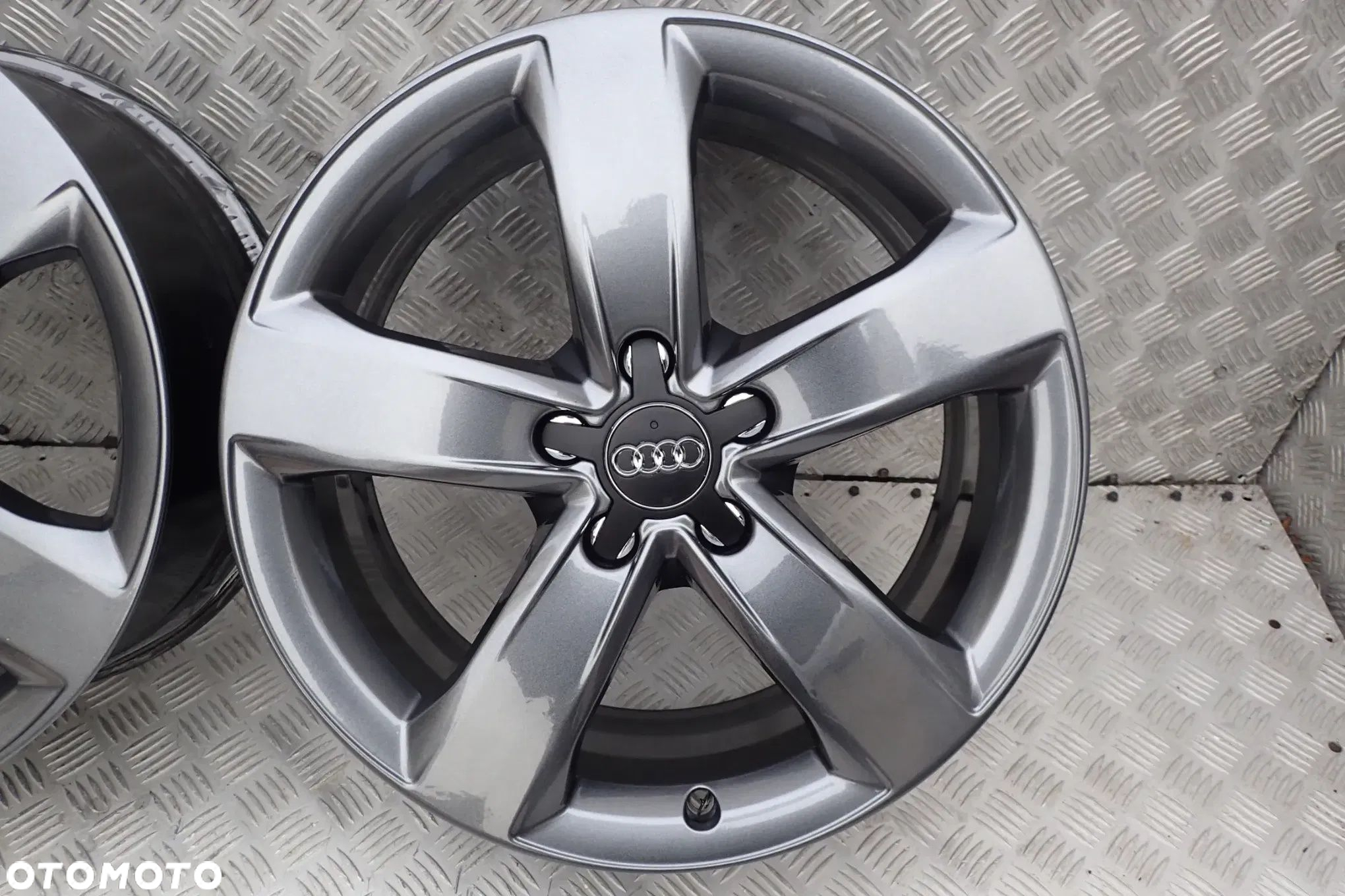 FELGI ALUMINIOWE audi 7,5Jx18 ET 37 5x112 4G0601025M - 7