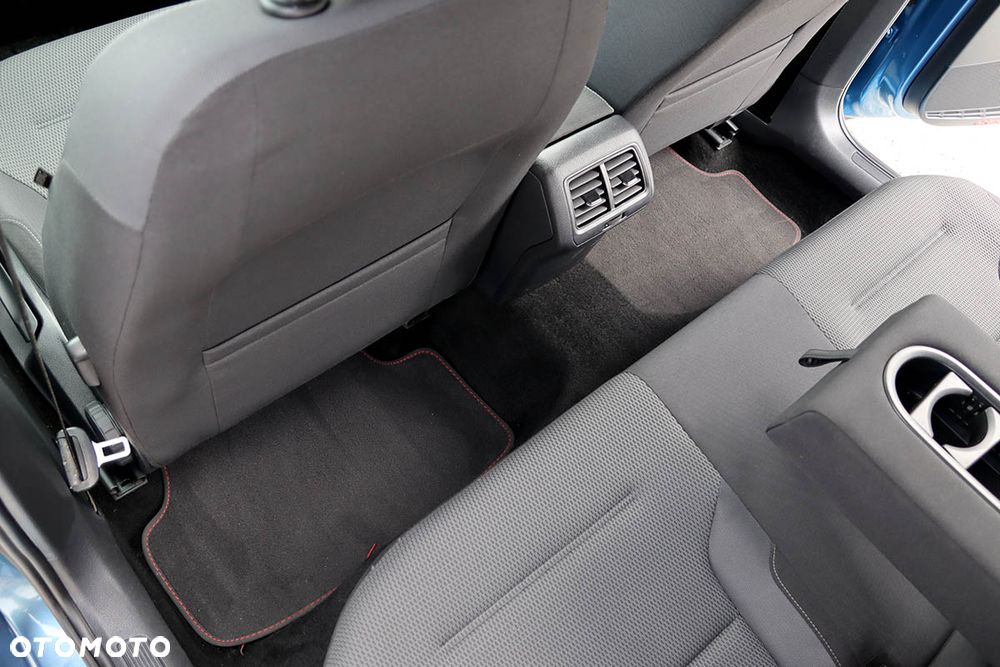 Volkswagen Golf 1.2 TSI BlueMotion Technology Cup - 29