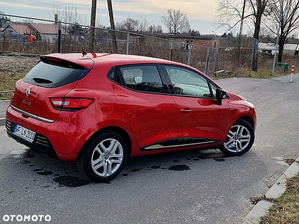 Renault Clio 1.2 16V 75 LIMITED - 4