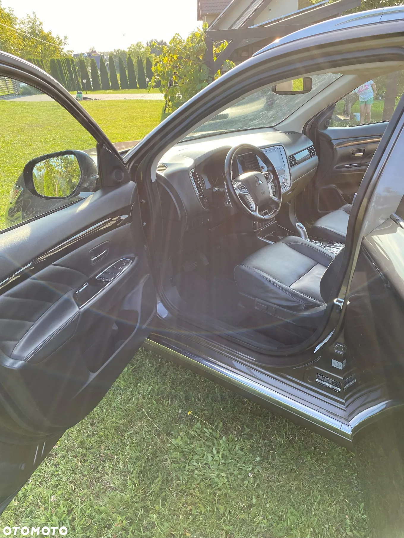 Mitsubishi Outlander 2.0 4WD Plug-In Hybrid Plus - 10