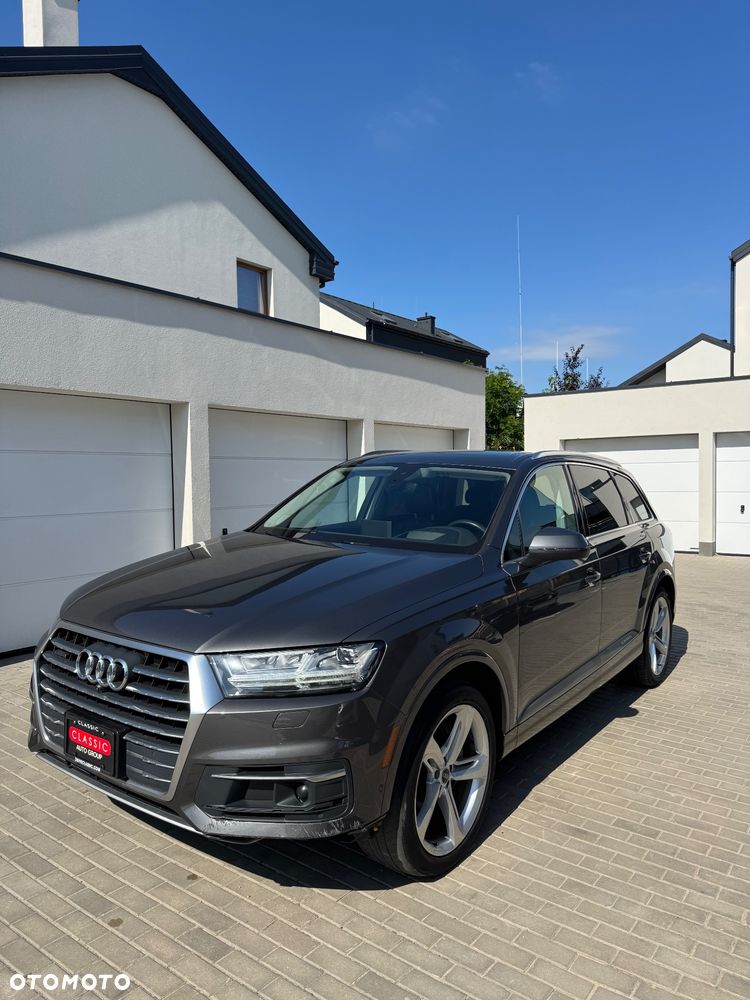 Audi Q7 - 1