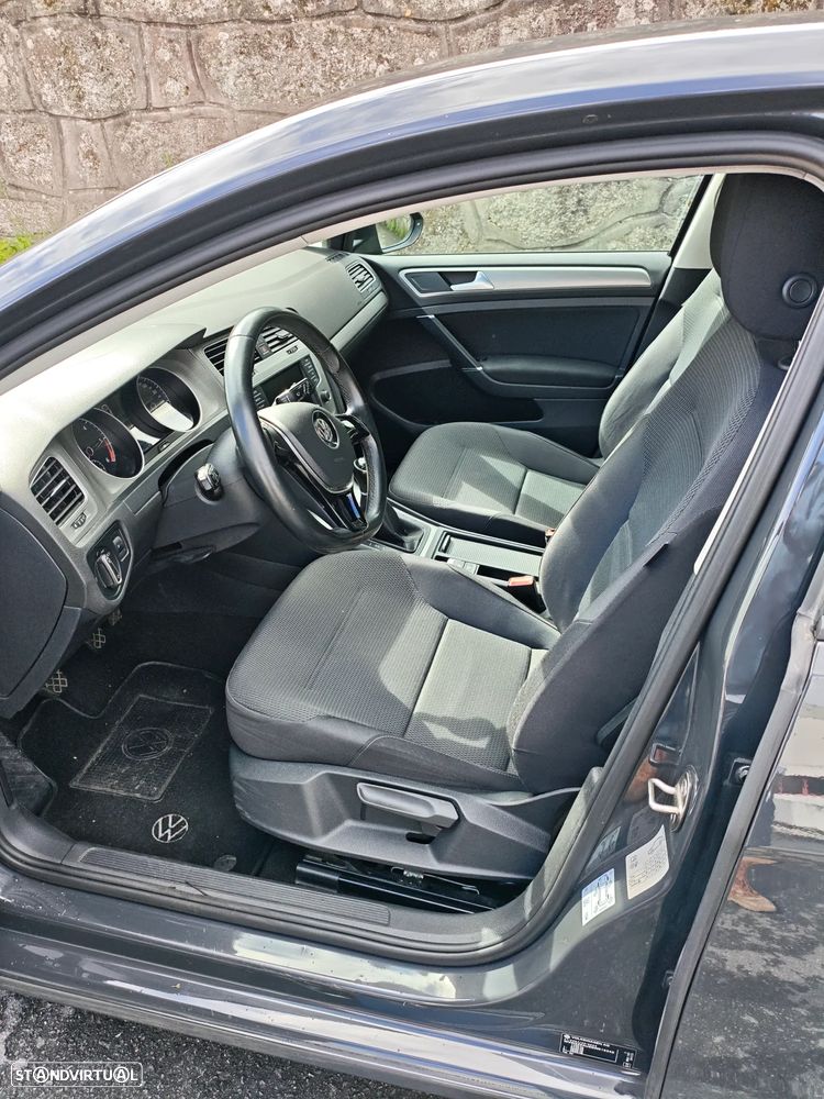 VW Golf 1.6 TDi BlueMotion Confortline - 8