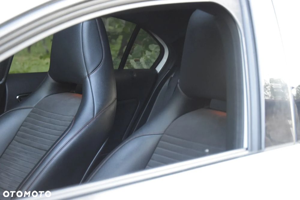Mercedes-Benz Klasa A 200 7G-DCT AMG Line - 38