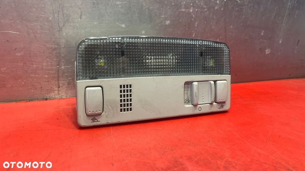 SKODA LAMPKA OŚWIETLENIE PODSUFITKI SKODA OCTAVIA - 1