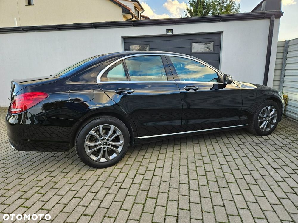 Mercedes-Benz Klasa C 180 9G-TRONIC Exclusive - 4
