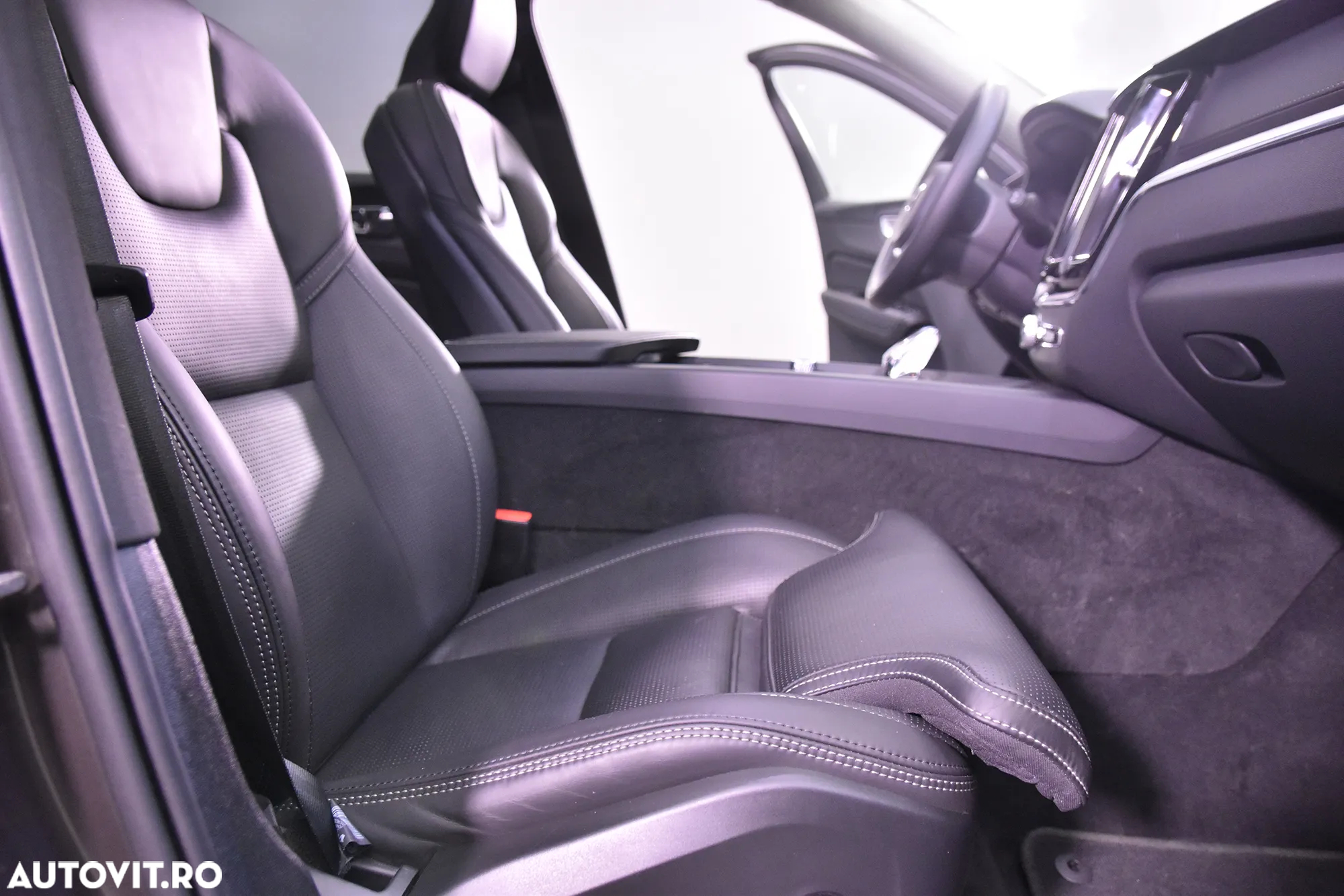 Volvo XC 60 T8 AWD Recharge Core - 11
