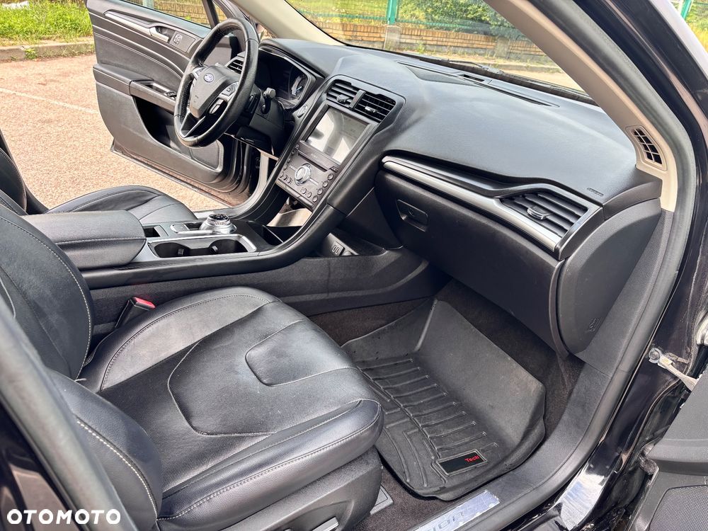 Ford Fusion - 18