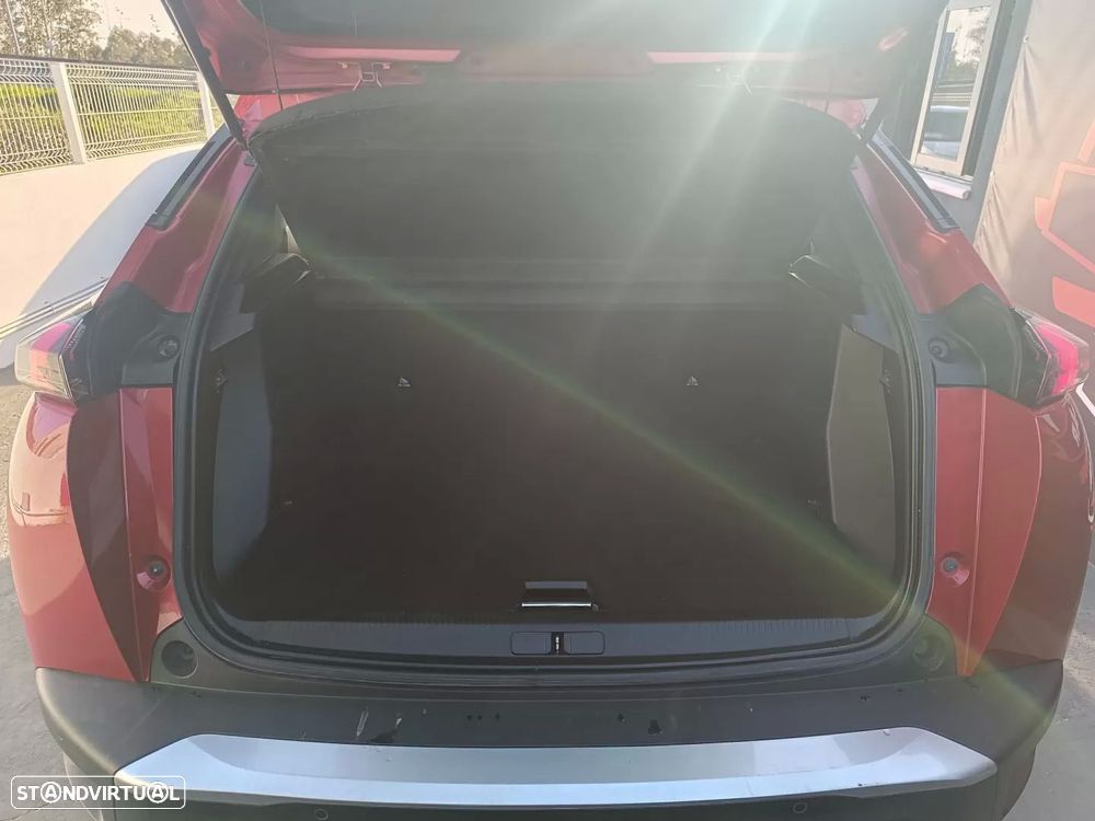 Peugeot 2008 1.5 BlueHDi Allure Pack EAT8 - 31