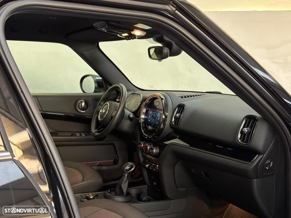MINI Countryman Cooper SE Premium Essential Auto - 22