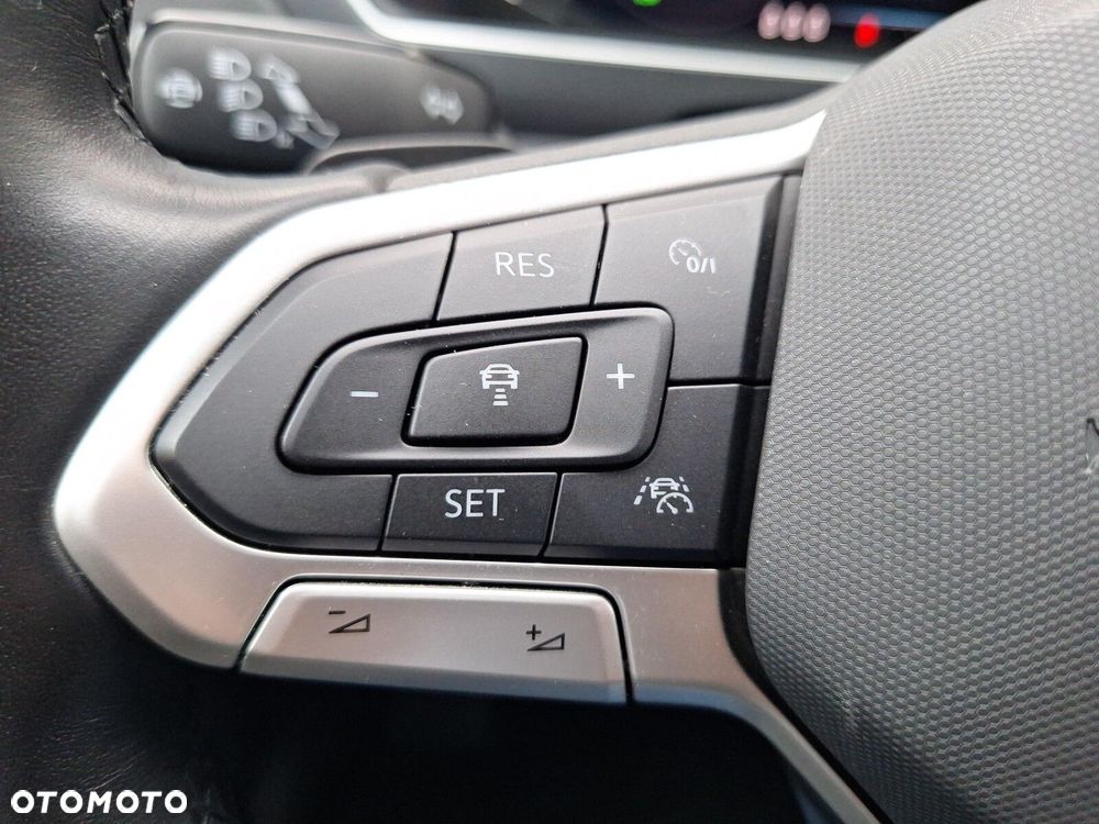 Volkswagen Tiguan - 24