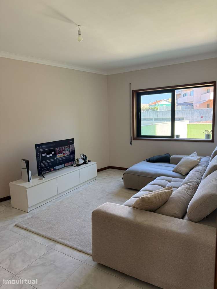 Apartamaneto T1+1 c/terraço e garagem em Canidelo - Grande imagem: 4/10