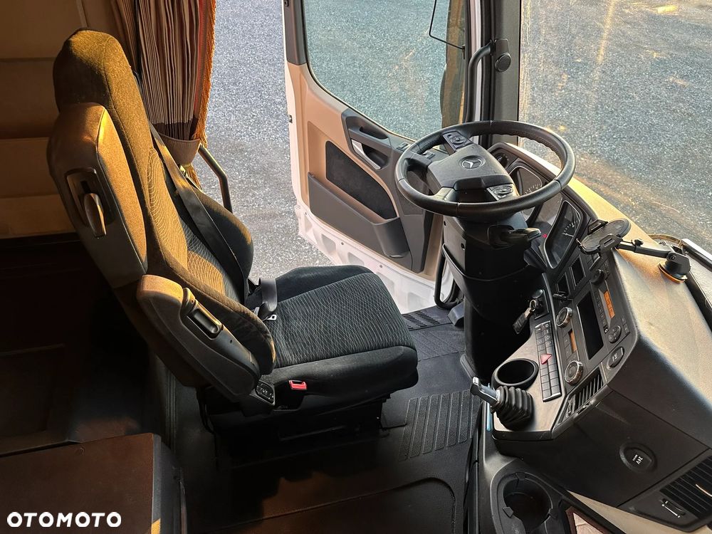 Mercedes-Benz ACTROS - 9