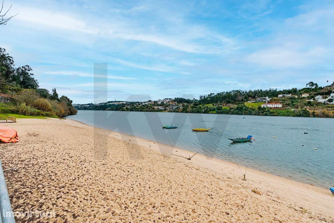 Moradia T2 Totalmente Renovada - 2ª Linha de Rio Douro (Vila Nova de G - Grande imagem: 4/28