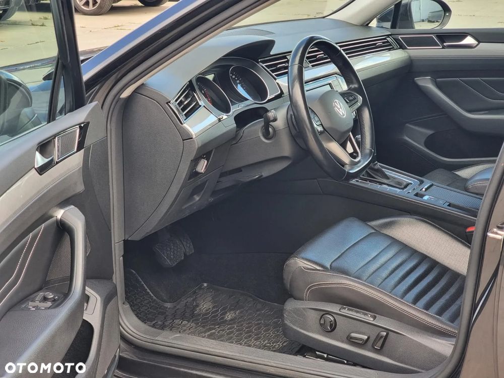 Volkswagen Passat 2.0 TSI Business DSG - 16