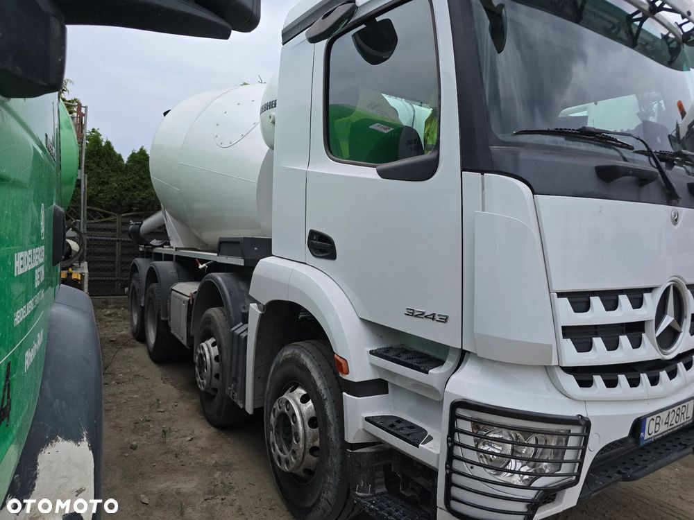 Mercedes-Benz Arocs 3243 - 2