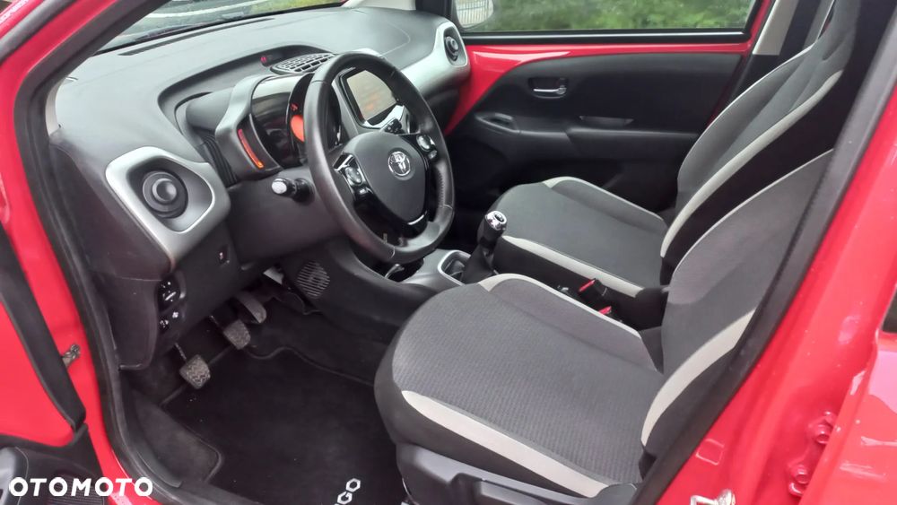 Toyota Aygo x-play Edition S+ - 12