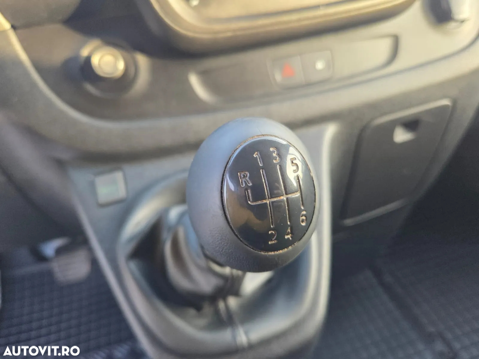 Renault Trafic L1H1 - 24