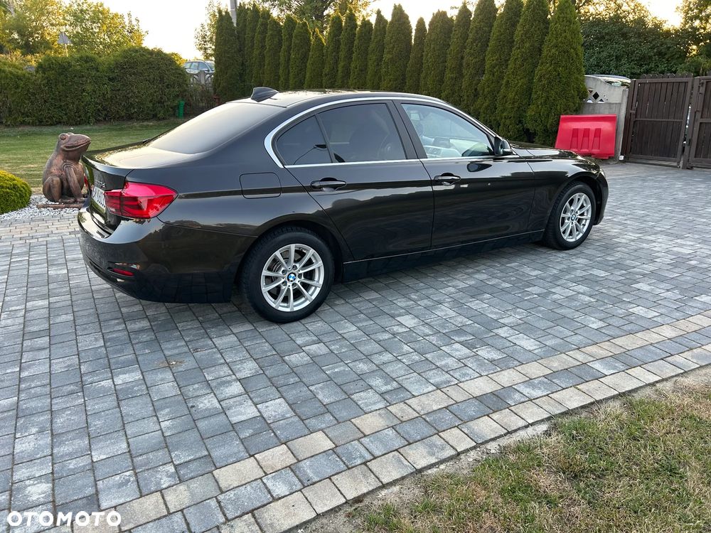 BMW Seria 3 320d Luxury Line - 11