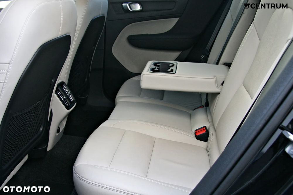 Volvo XC 40 B4 B AWD Inscription - 10