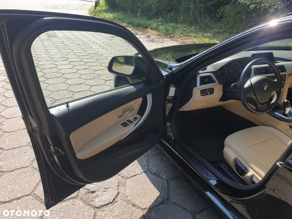 BMW Seria 3 318i - 9