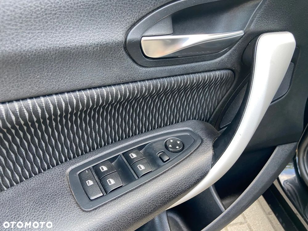 BMW Seria 1 118i Sport Line - 16