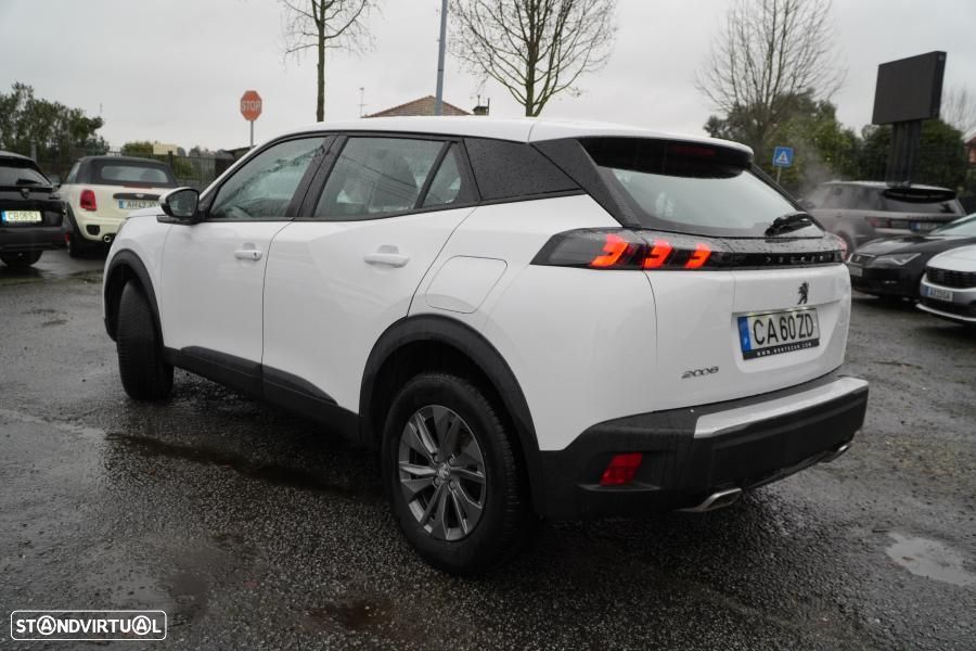 Peugeot 2008 1.2 PureTech Active EAT8 - 5