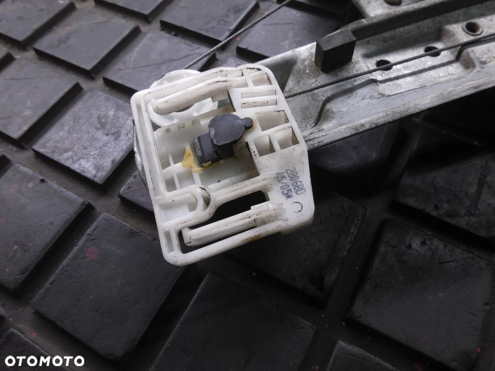 RENAULT MEGANE II PODNOŚNIK SZYBY PRAWY TYŁ ELEKTRYCZNY POSIADAM 3 SZT - 4
