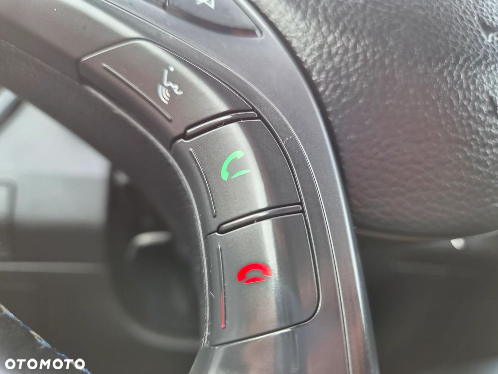 Hyundai i30 i30cw 1.6 Fifa World Cup Edition - 22
