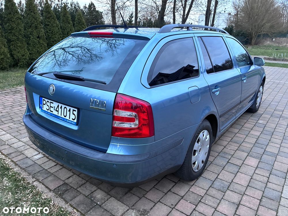Skoda Octavia 1.6 Combi Ambiente - 4