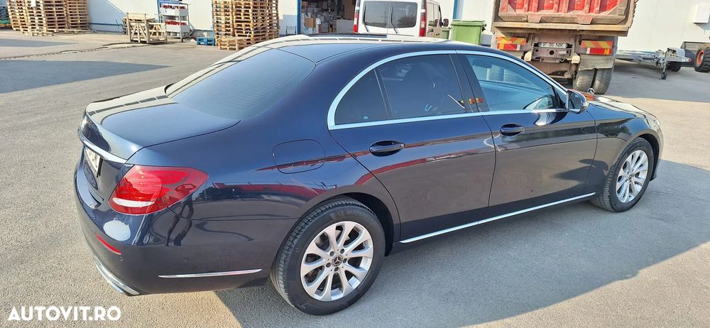 Mercedes-Benz E - 11