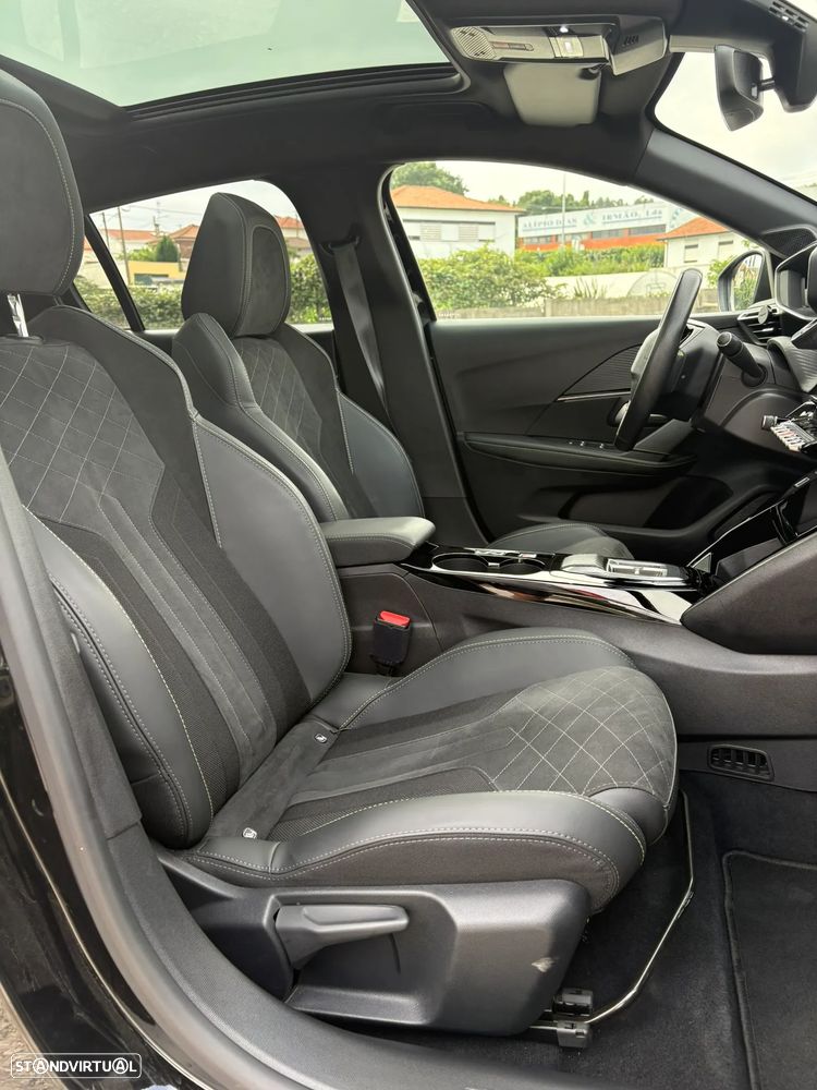 Peugeot e-208 GT+ - 15