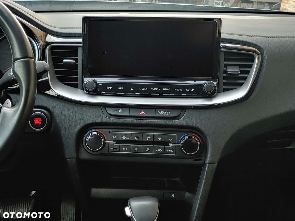 Kia Ceed - 21
