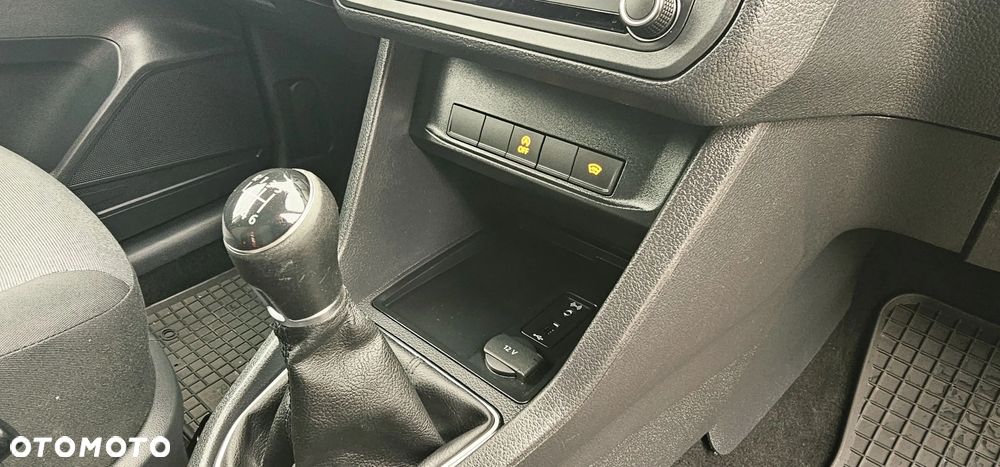Volkswagen Caddy Bussines - 24