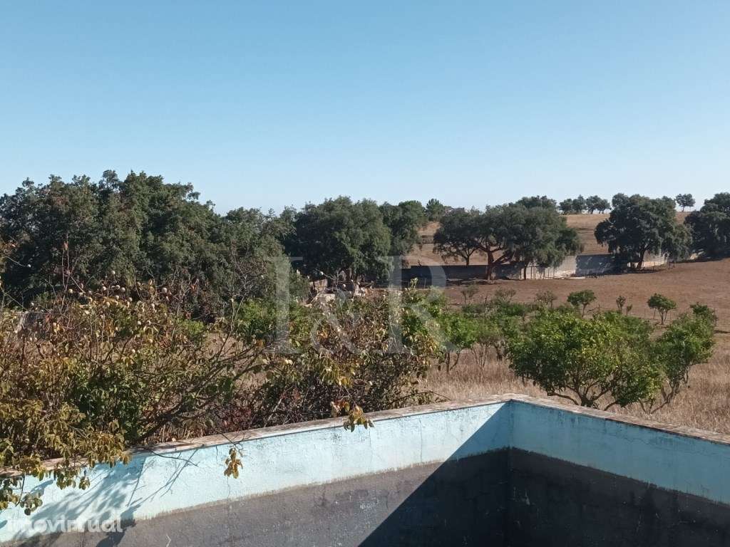 Monte Alentejano com terreno de 2,5 ha em Vila Viçosa, Évora - Grande imagem: 3/23