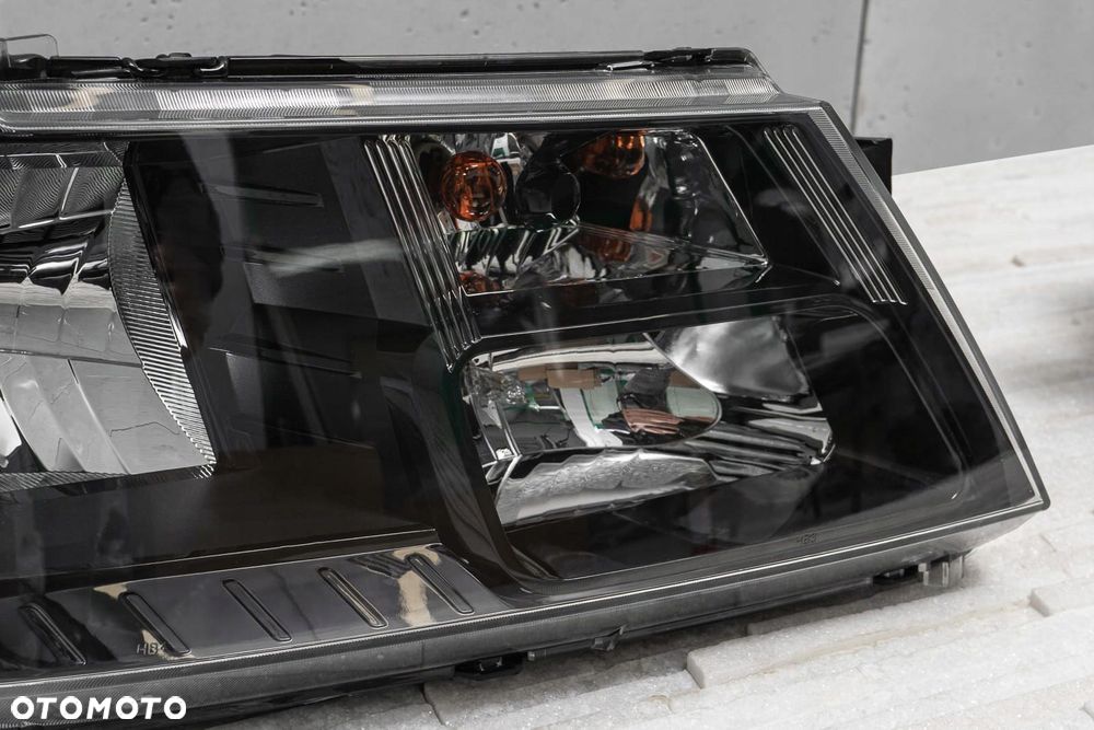 fiat freemont 2011-2015 lampy przednie czarne komplet 68200085ab europ - 10