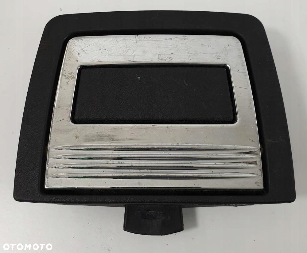 KLAMKA PODŁOGI BAGAŻNIKA MERCEDES W245