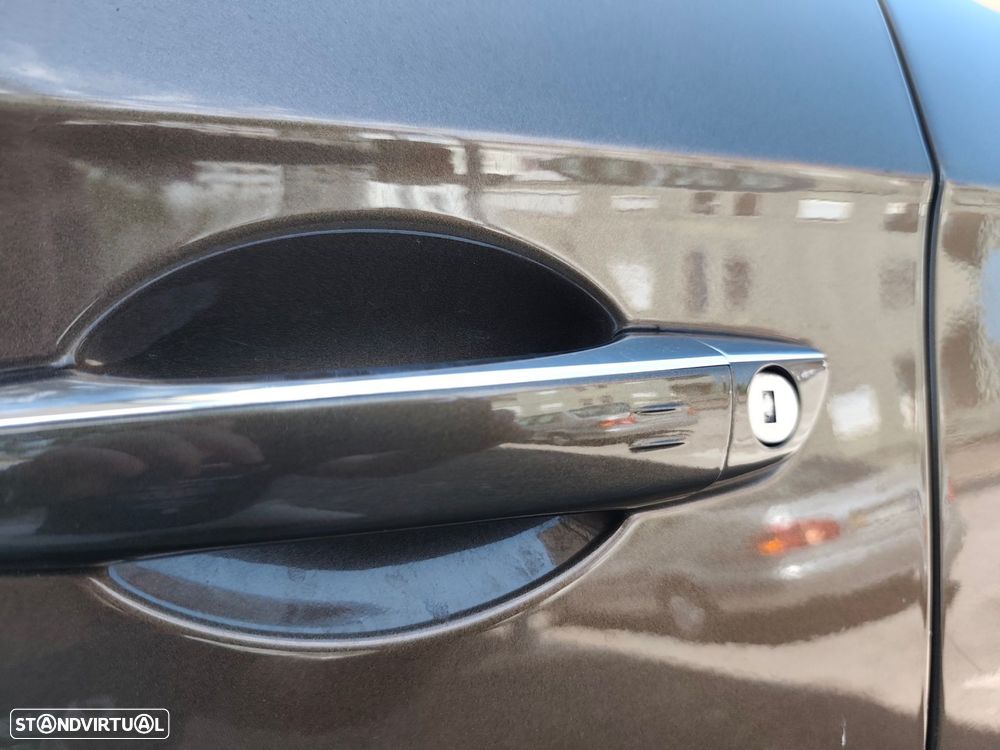 DS DS5 2.0 Hybrid4 Sport Chic - 37