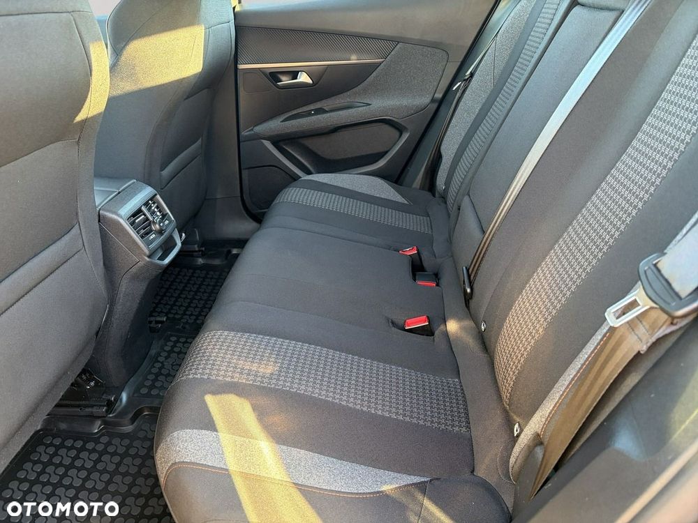 Peugeot 3008 1.2 PureTech Active S&S - 23